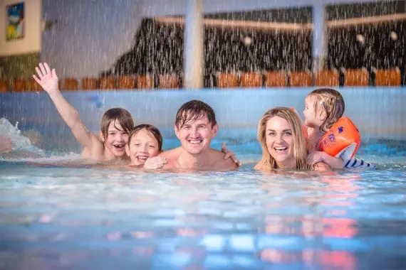 Wellenbeck - Erlebnis-Therme Amadé in Altenmarkt im Pongau Wellenbecken - Erlebnis-Therme Amadé in Altenmarkt im Pongau